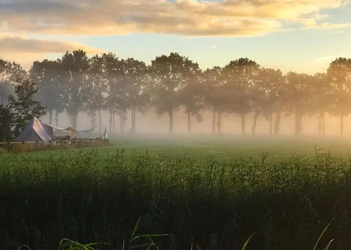 Glamping Erve Hasselo 酒店 福尔登